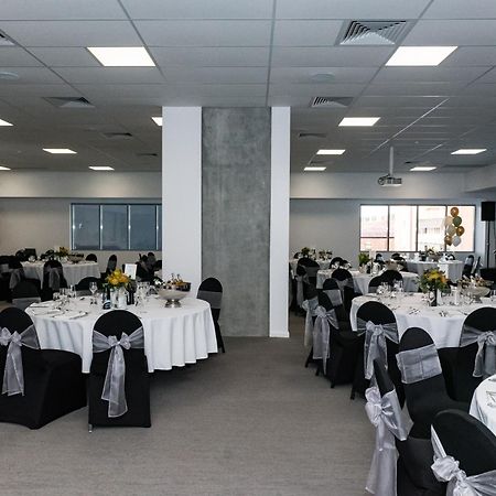 Oaks Toowoomba Hotel מראה חיצוני תמונה