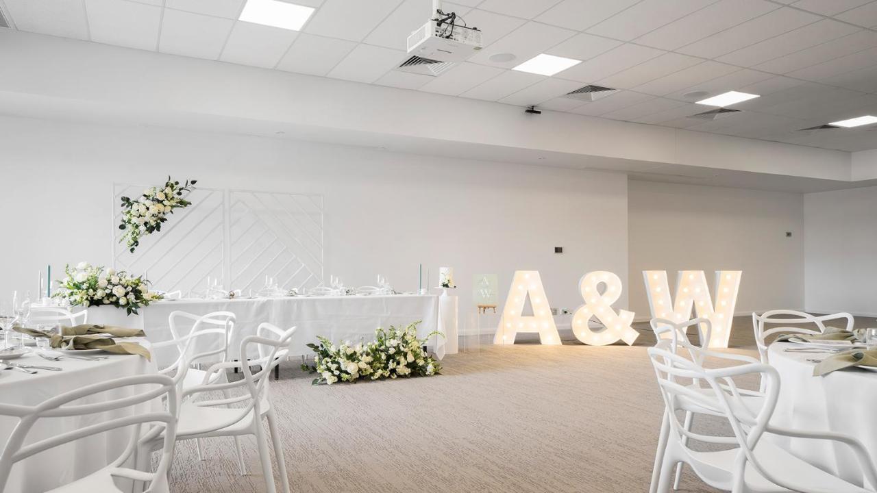 Oaks Toowoomba Hotel מראה חיצוני תמונה