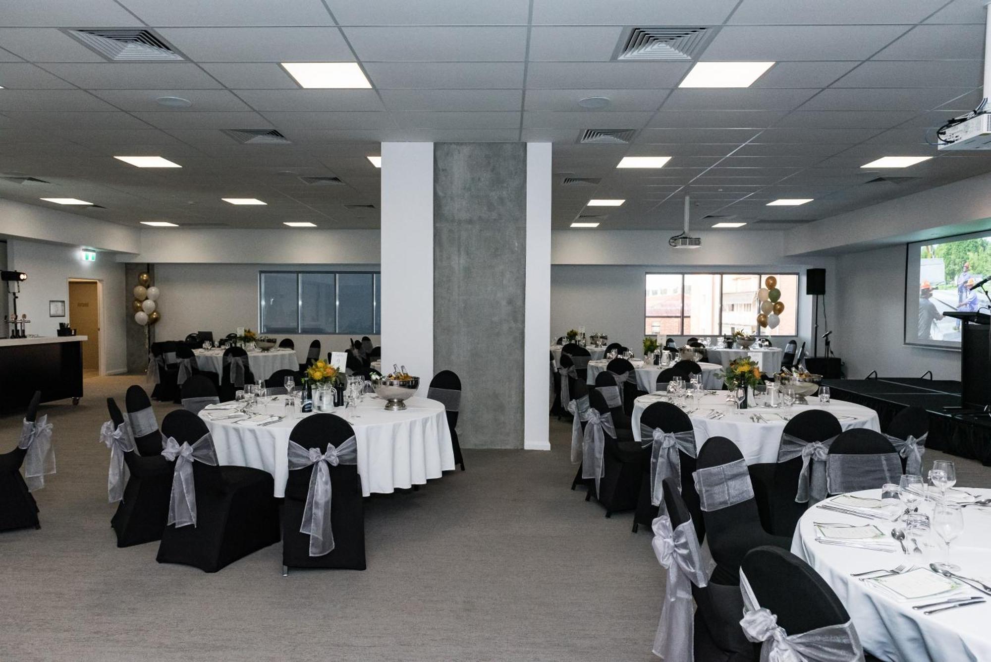 Oaks Toowoomba Hotel מראה חיצוני תמונה