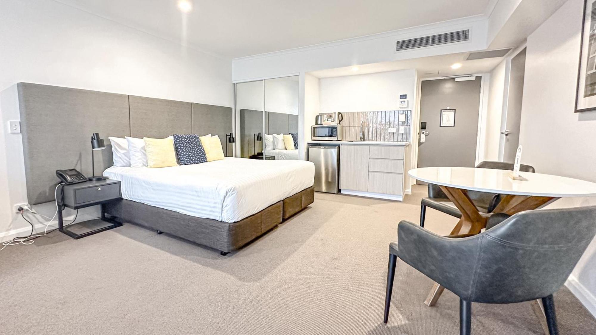 Oaks Toowoomba Hotel מראה חיצוני תמונה